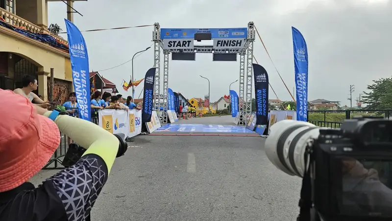 Camera ready at the start/finish arch