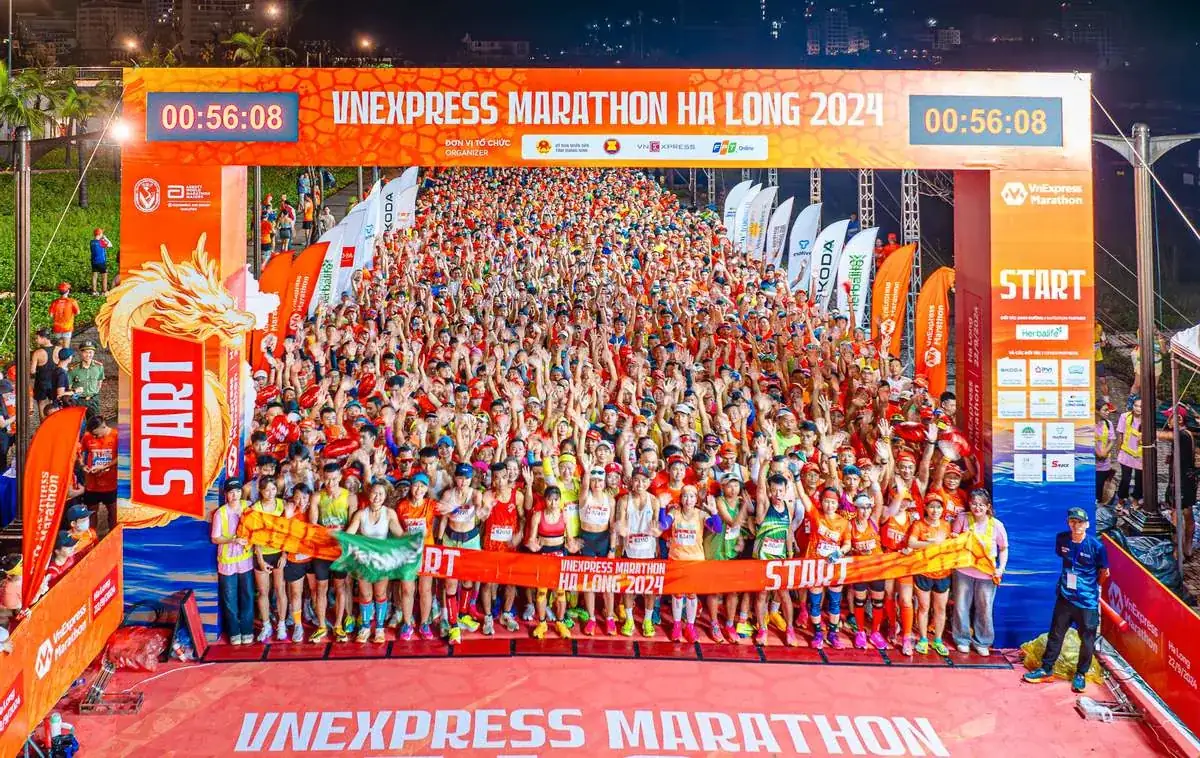 Start line of VnExpress Marathon Ha Long 2024